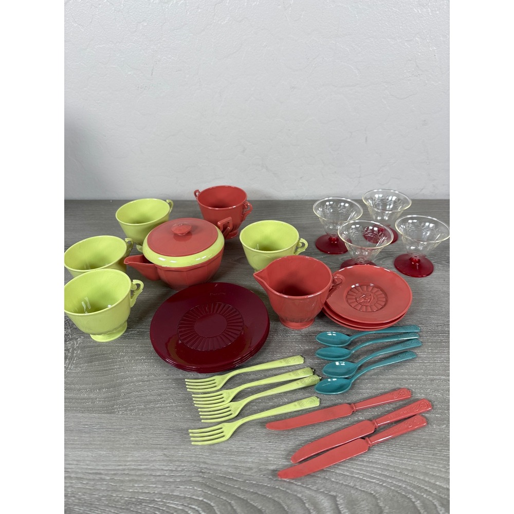 Vintage Plasco Columbia Plastic Toy Tea Set Red Green Teapot Cups Goblets 18pc